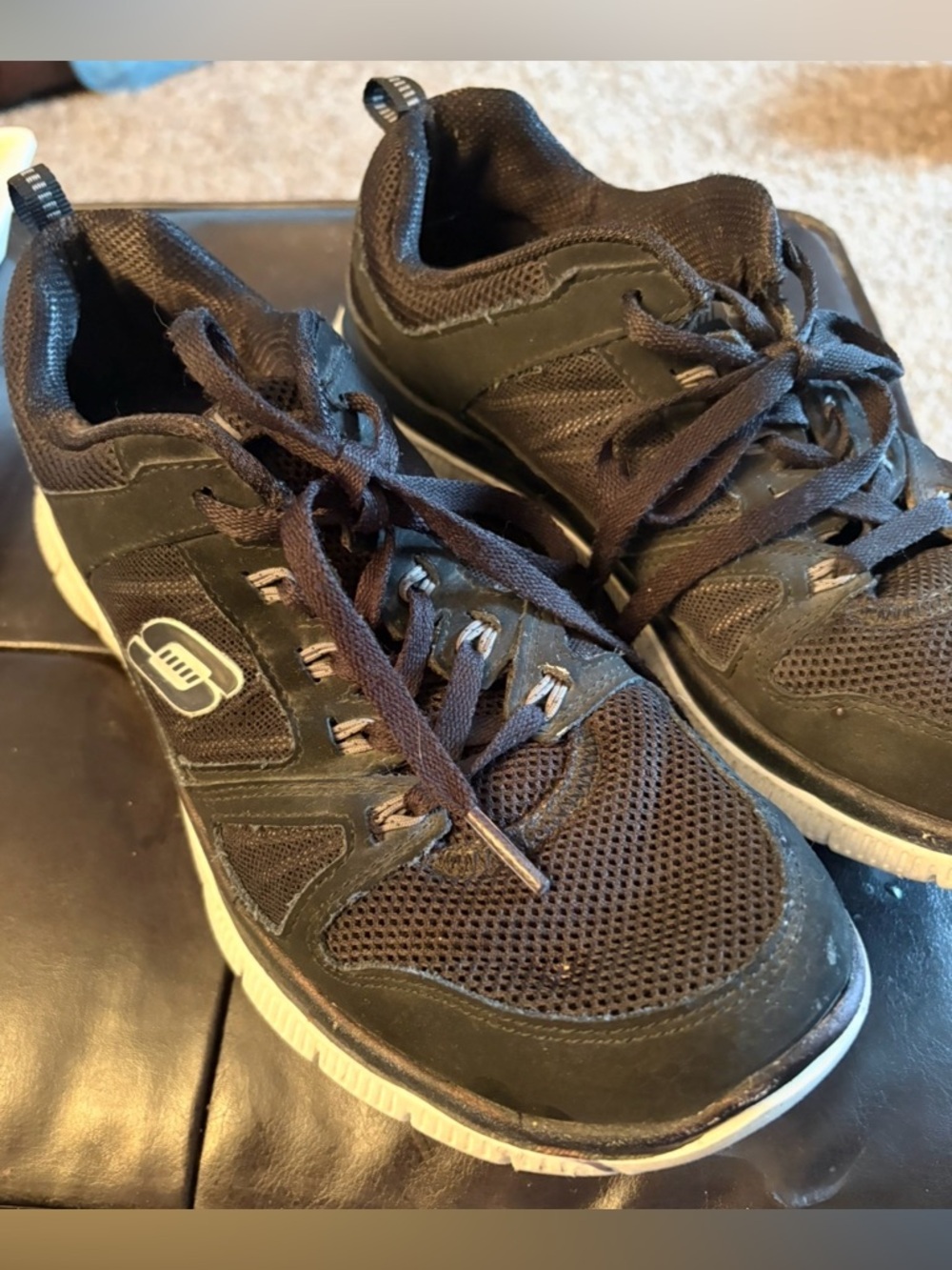 Women’s Skecher lightweight sneakers, very comfortable , much life left.